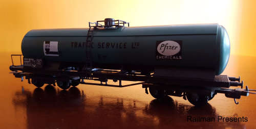 RAILROOM CLEAROUT - 1 x Lima Chemical Tanker (HO Scale)