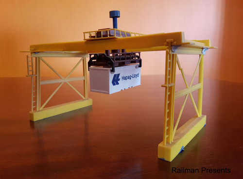 Lima Container Gantry with Container - HO Gauge