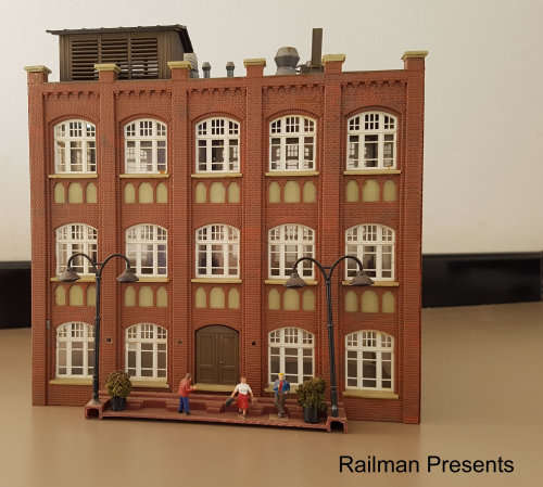 Model Town Centre Office Building - HO Gauge