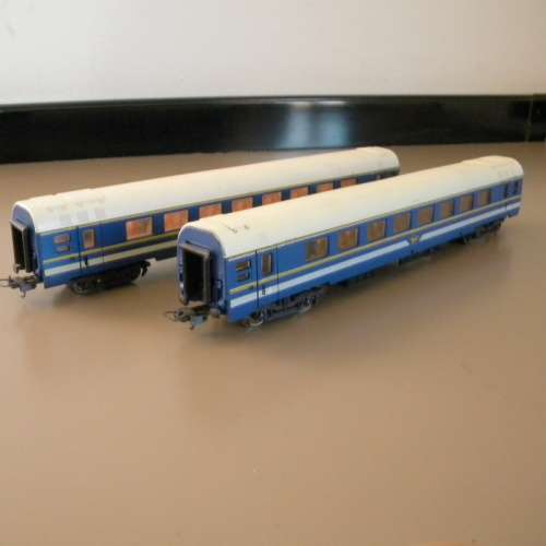 JOB LOT 2 - LIMA - SAR BLUE TRAIN PASSENGER COACHES X 2  - HO/OO