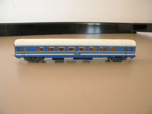 JOB LOT 2 - LIMA - SAR BLUE TRAIN PASSENGER COACHES X 2  - HO/OO