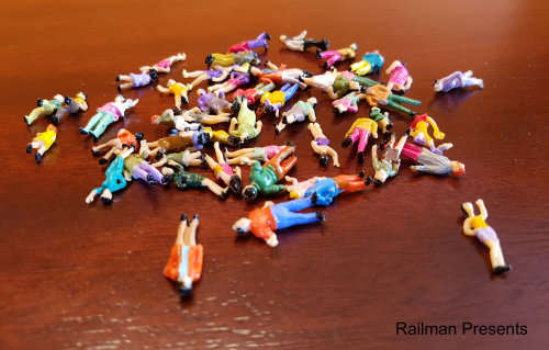 RAILROOM CLEAROUT - 50 x Street Figures (HO/OO Scale)