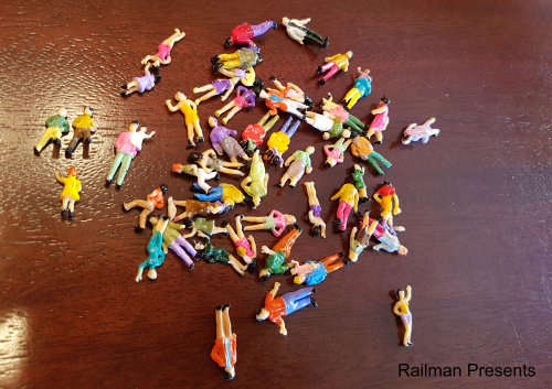 RAILROOM CLEAROUT - 50 x Street Figures (HO/OO Scale)