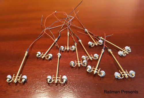 RAILROOM CLEAROUT - 10 x Antique Street Lamps (Illuminated) HO/OO Scale - Job Lot