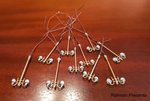 RAILROOM CLEAROUT - 10 x Antique Street Lamps (Illuminated) HO/OO Scale - Job Lot