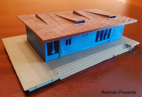 Lima Track side Warehouse - HO Scale