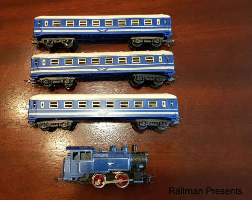 Lima Junior Blue Train Set - HO Scale