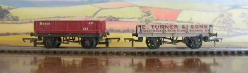 LAST AUCTION OF 2019!! - JOB LOT - Triang/Mainline Trucks x 2