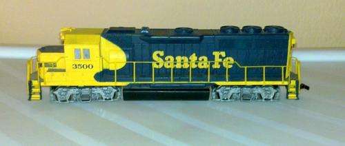 QUICK AUCTION!!!  Bachman Spectrum - Sante Fe Diesel- H0/00