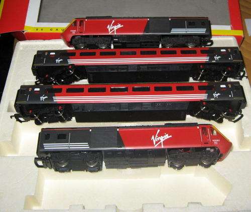Hornby Intercity HST Train Set - Virgin Rail - HO/ OO