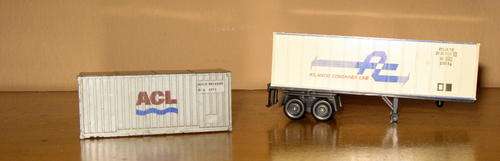SUITABLE FOR HO/OO LAYOUTS - Job Lot - Lima H/O - ACL Container and ACL Container