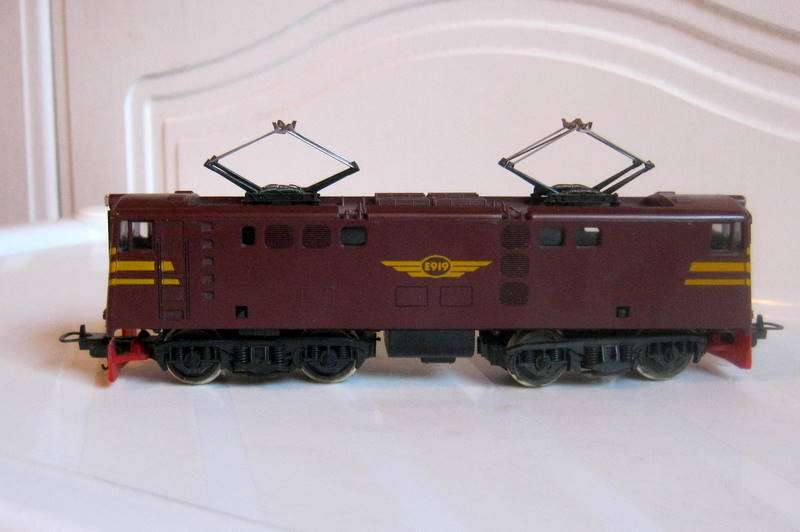 Quick Auction!!!! No2 - Lima SAR 5E - E919 - Brown - HO