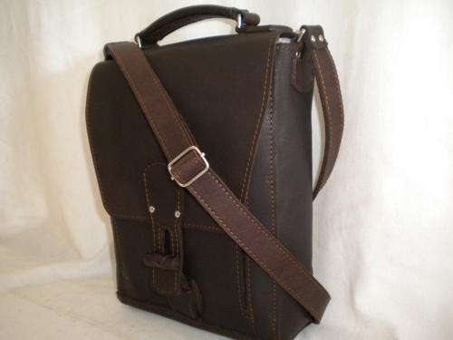 Leather Messenger Medium Handbag Chocolate Brown