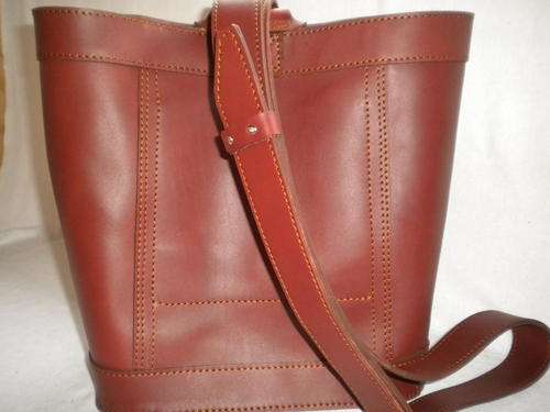Leather Pelican Handbag TAN