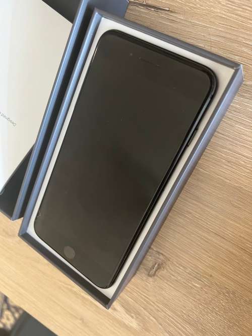 iPhone 8 Plus 64GB (please read description)