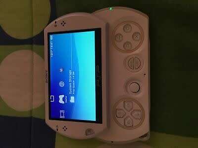 PSP GO N1004