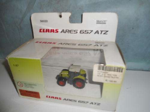 Die-cast H0 Claas tractor
