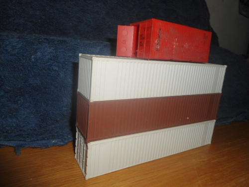 Set of 4 H0 Shipping containers