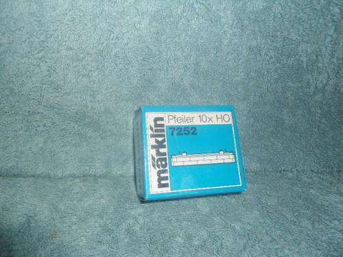 Marklin 7252 Base plates for Marklin pillars