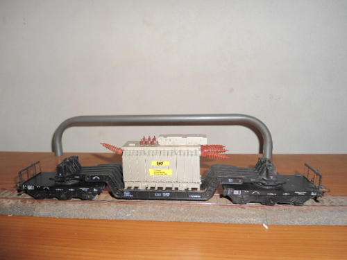 Marklin well wagon with a transformer load