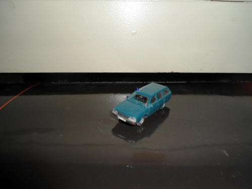 An I.M.U. HO VW Passat station wagon