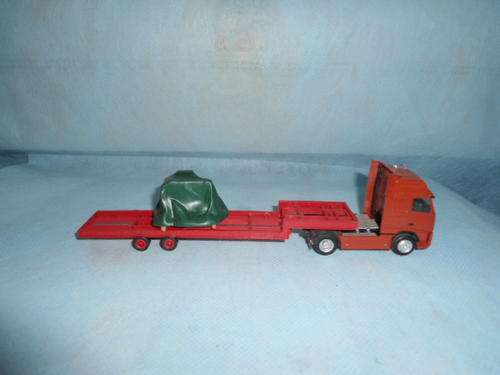 A Herpa HO Volvo T/T with trailer