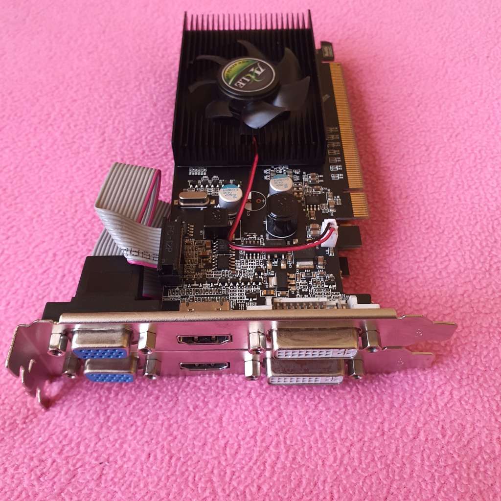 Axle (Nvidia GeForce G210) | 1GB DDR3 | 64 bits PCI-e | GPU