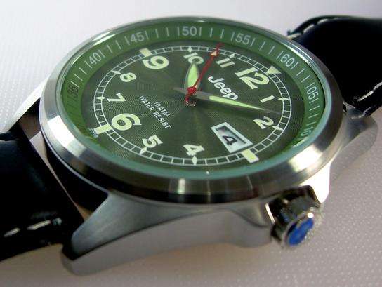 Brand New mens Jeep Watch with Date display and metal Tin.