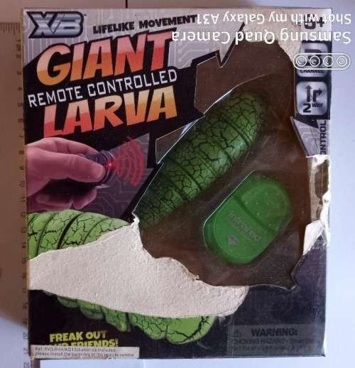 Giant Remote COntrol LARVA (BOX DAMAGED)