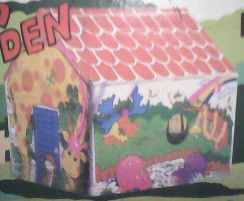 FANTASTIC PLAY HOUSE HOURS OF FUN