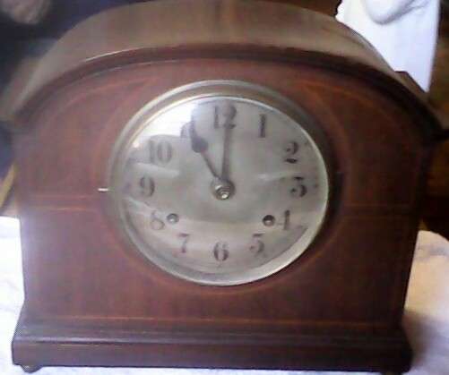 Over 30 Years Old Mantel Clock it works with key it just dont have the chimes but it works