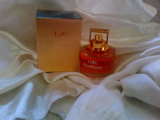 ***LOVE*** Perfume a must have