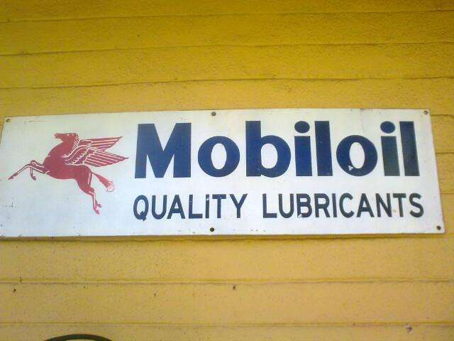 Metal Mobil Sign.
