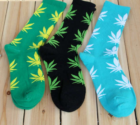 Weed leaf socks Men's Ladies Maple Leaf Socks Long Skateboard Hip-hop Male Woman grey red