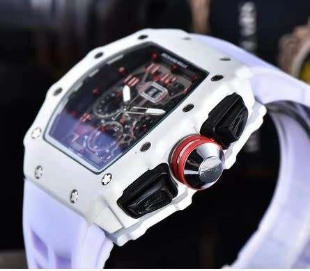 Luxury Brand Mens watch a step above the rest