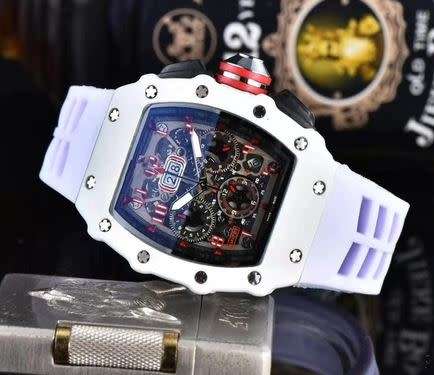 Luxury Brand Mens watch a step above the rest