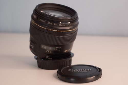 Canon 85mm F1.8 EF USM lens