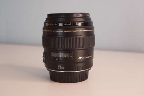 Canon 85mm F1.8 EF USM lens
