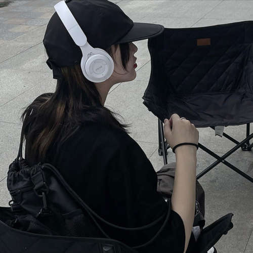 JBL Wireless On-Ear Headphones Over-ear Bluetooth Headphones Foldable