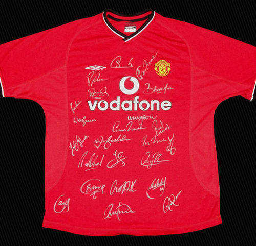 2002 MANCHESTER UNITED SQUAD SIGNED JERSEY