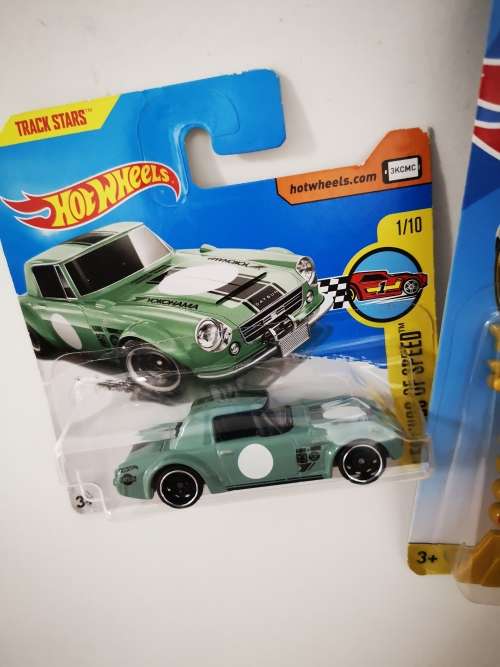 Lot of 3 carded Hot wheels cars