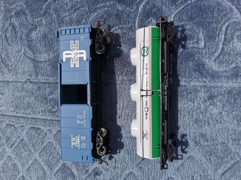 5 Piece Bachmann freight cars