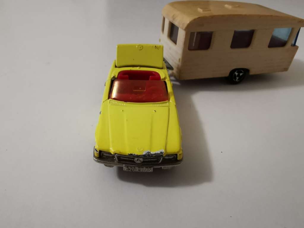 Majorette Mercedes 350SL no.213 plus Digue caravan
