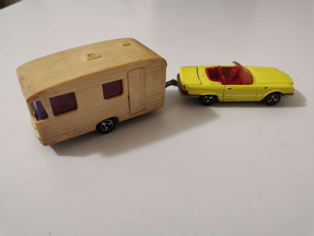 Majorette Mercedes 350SL no.213 plus Digue caravan