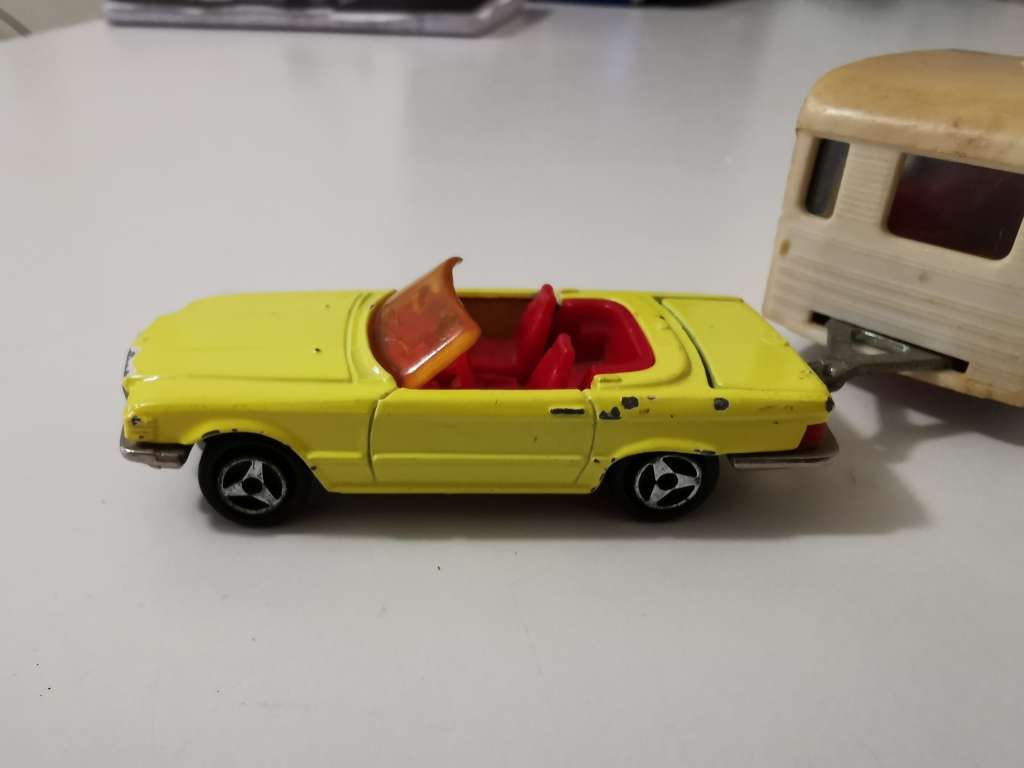 Majorette Mercedes 350SL no.213 plus Digue caravan