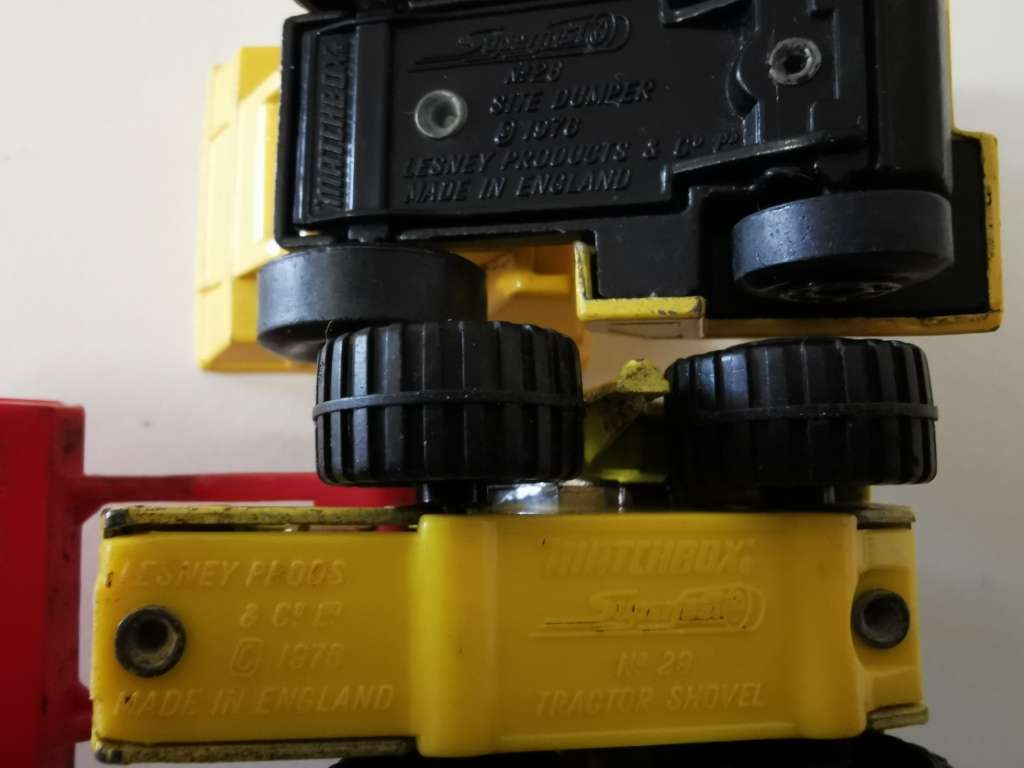 Pair of vintage Matchbox Superfast worker series no.28 and 29 - 1977 -1980