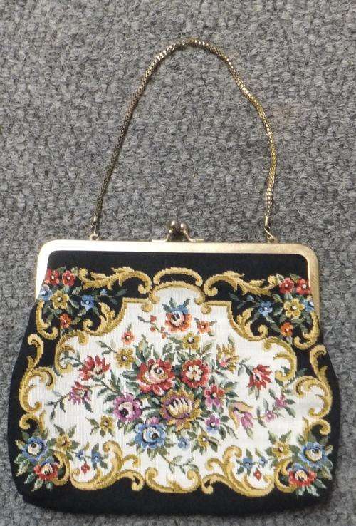CLASSIC VINTAGE TAPESTRY HANDBAG