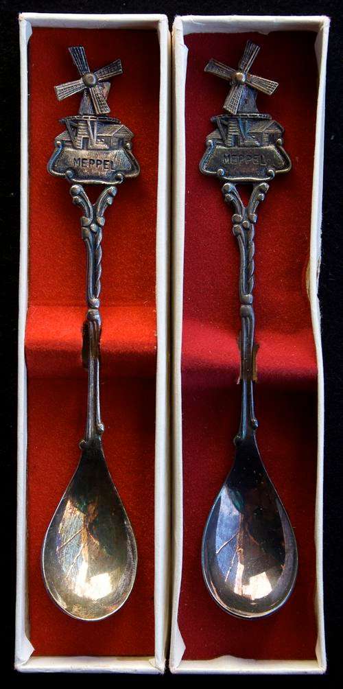 TWO COLLECTABLE DUTCH SILVER SPOONS IN ORIGINAL BOXES