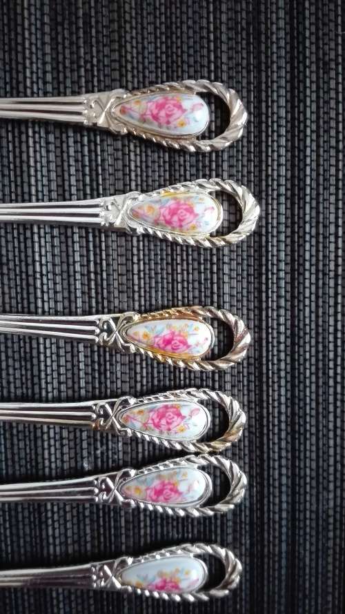 Set of 6 Rose Pattern Cake Forks