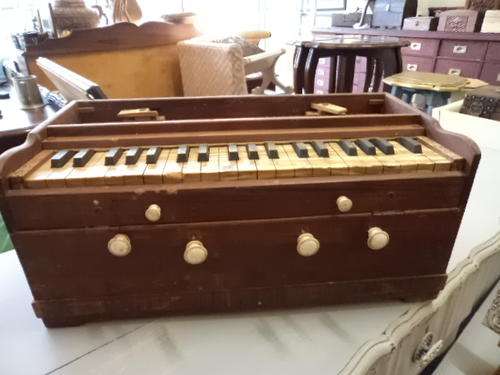 Antique Harmonium
